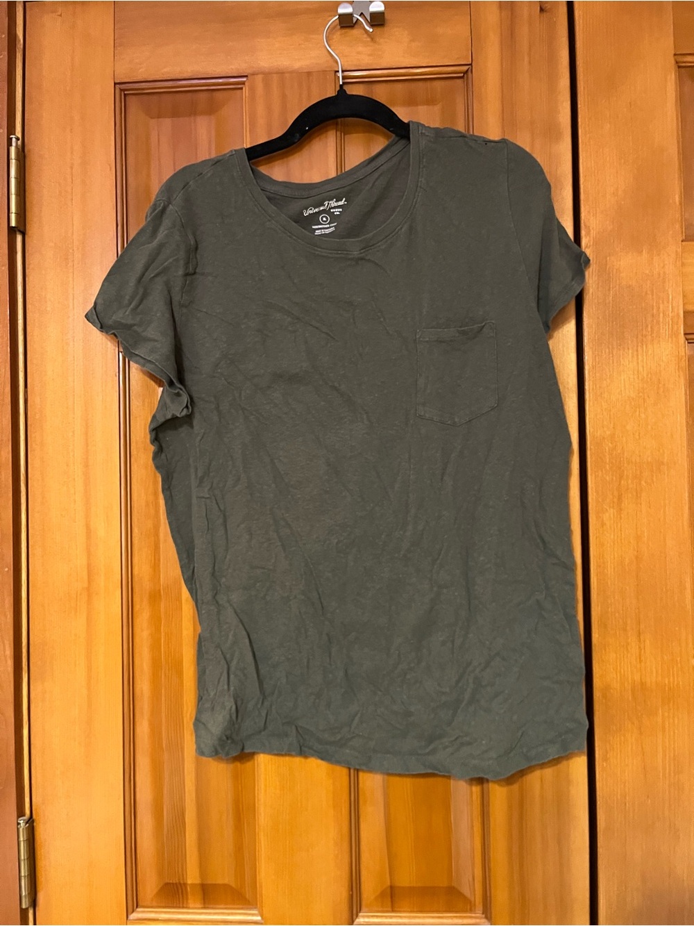 Universal Thread Olive Green Short Sleeve Pocket Tee - Women's
